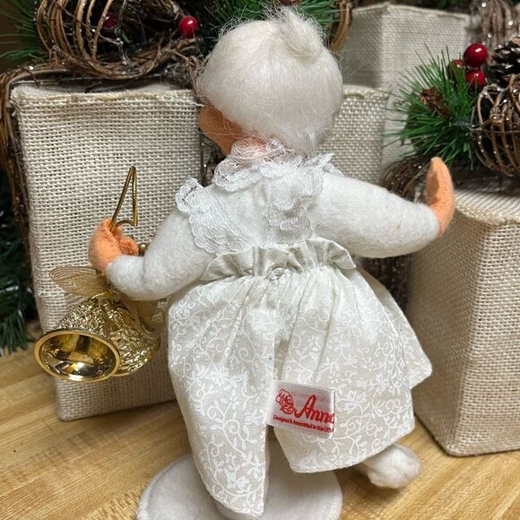 Annalee 7" Mrs Santa Claus Woman in White with Gold Bells Doll 2001 Retired - Picture 2 of 3